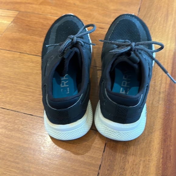 Excellent condition Sperry Boat Shoes - Picture 3 of 5